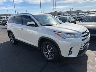 Used 2019 Toyota Highlander XLE video 1