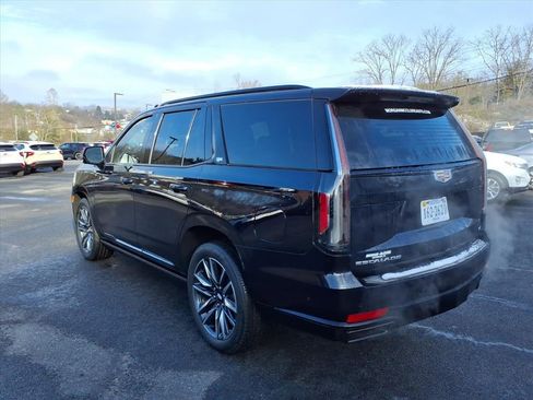 Used 2022 Cadillac Escalade Sport Platinum image 4