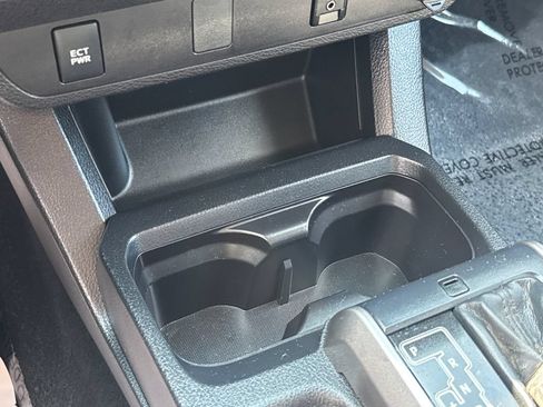Used 2018 Toyota Tacoma SR5 AWD/4WD image 26