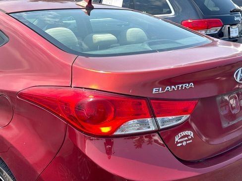 Used 2013 Hyundai Elantra GLS w/ Preferred Pkg FWD image 10