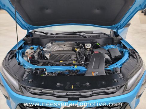 Used 2025 Chevrolet Trax ACTIV w/ Sunroof Package image 35