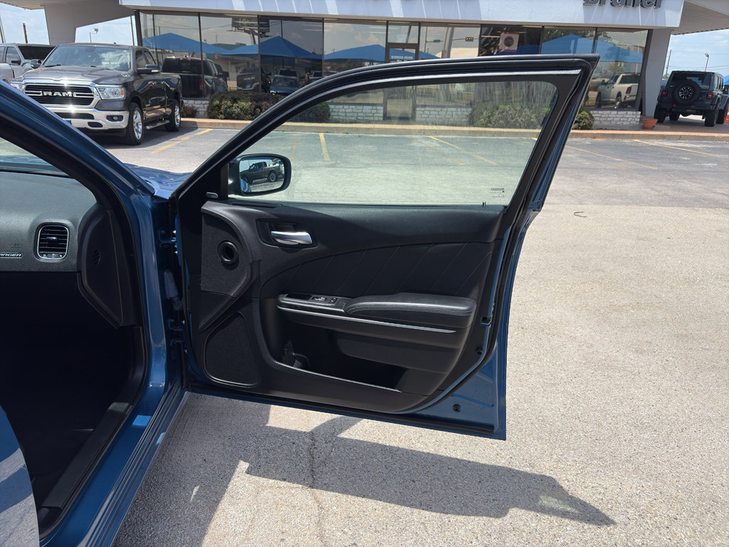 Used 2023 Dodge Charger SXT RWD image 12