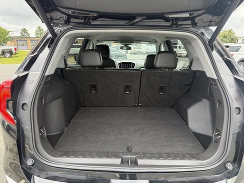 Used 2021 GMC Terrain SLT image 5