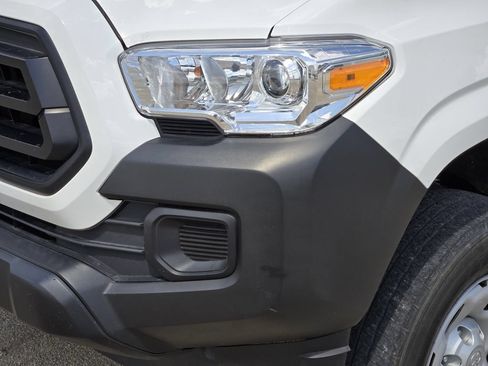 Used 2022 Toyota Tacoma SR RWD image 9