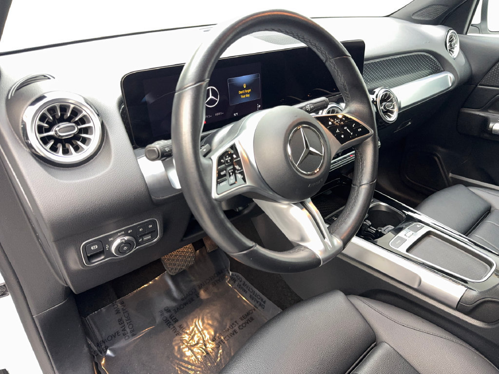 Used 2025 Mercedes-Benz GLB 250 4MATIC image 49