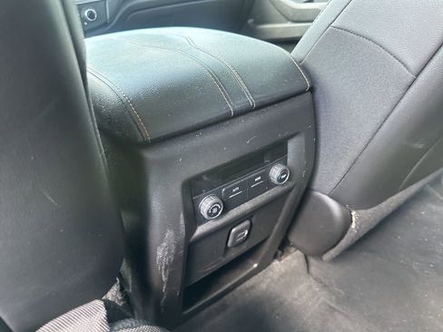Used 2021 Chevrolet Traverse LT AWD/4WD image 20