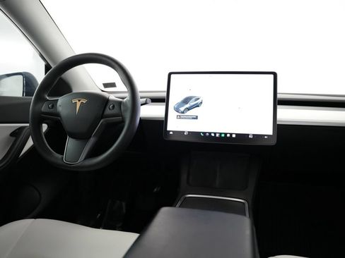 Used 2021 Tesla Model Y Long Range AWD/4WD image 10