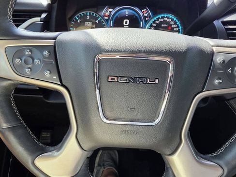 Used 2018 GMC Yukon Denali w/ Denali Ultimate Package AWD/4WD image 18