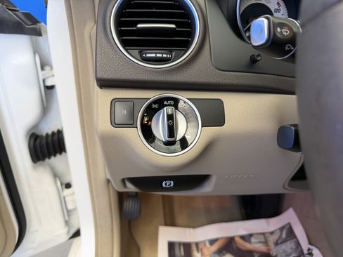 Used 2013 Mercedes-Benz C 300 4MATIC Sedan image 14