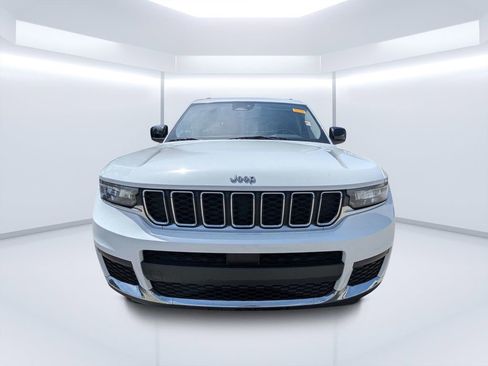 Used 2021 Jeep Grand Cherokee L Laredo w/ Luxury Tech Group I AWD/4WD image 8