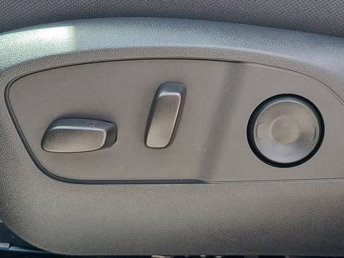 New 2026 Chevrolet Traverse LT image 23