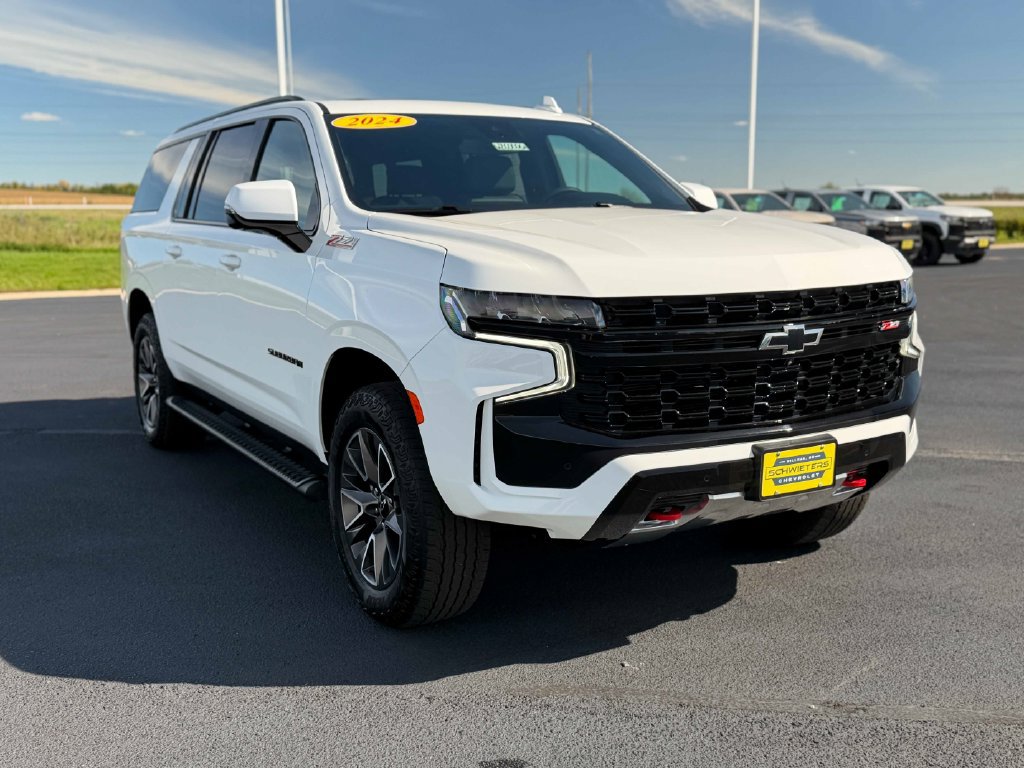Used 2024 Chevrolet Suburban Z71 w/ Luxury Package AWD/4WD image 5