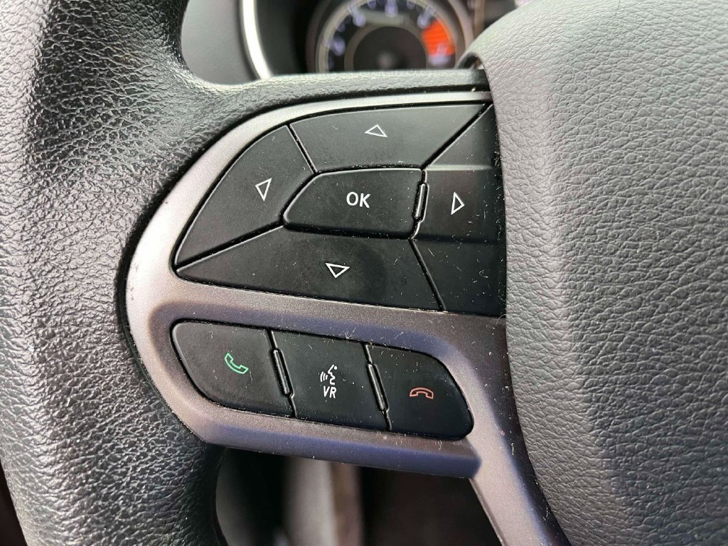 Used 2019 Jeep Cherokee Latitude w/ Popular Appearance Group FWD image 17