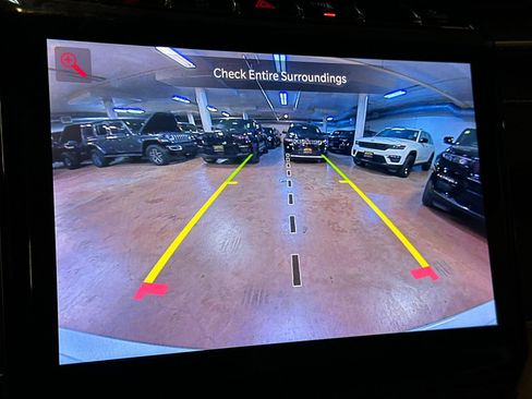 Used 2022 Jeep Grand Cherokee Limited 4xe image 19