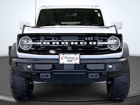 Used 2024 Ford Bronco Outer Banks w/ Sasquatch Package image 3