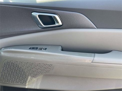 New 2026 Kia Carnival EX image 16