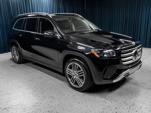 New 2026 Mercedes-Benz GLS 450 4MATIC image 3