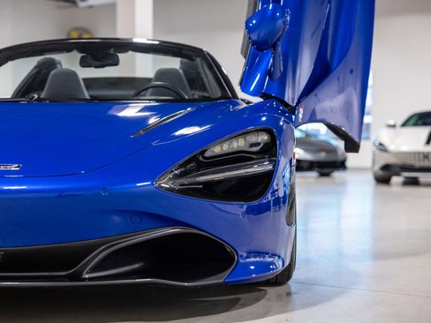 Used 2022 McLaren 720S Spider - AURORA BLUE - LEATHER image 21