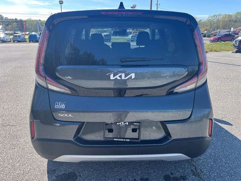 Used 2024 Kia Soul LX w/ Option Group 015 FWD image 4