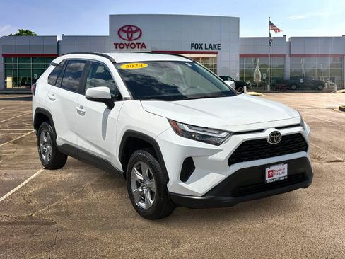 Used 2024 Toyota RAV4 XLE FWD image 3