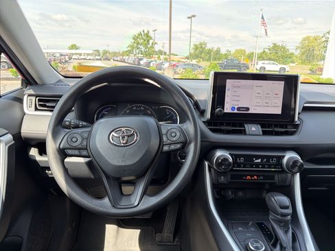 Used 2023 Toyota RAV4 AWD Hybrid image 14