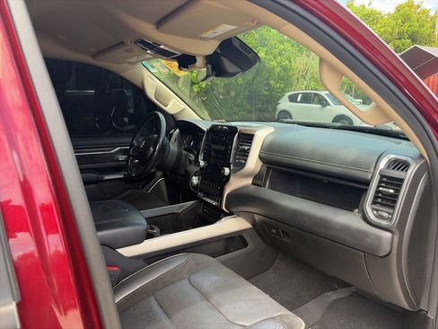 Used 2019 RAM 1500 Laramie AWD/4WD image 12