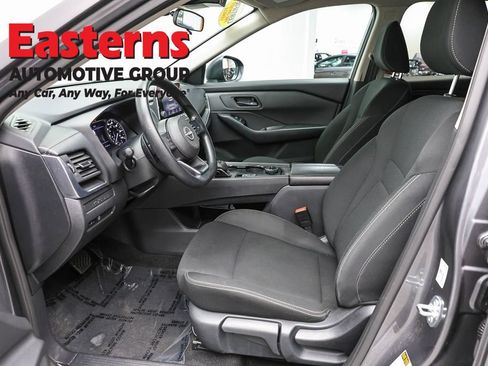 Used 2024 Nissan Rogue S AWD/4WD image 14