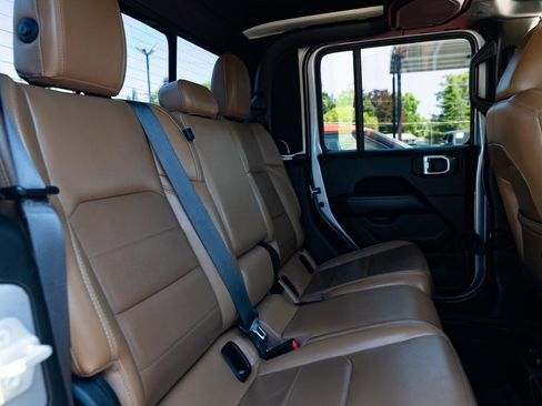Used 2020 Jeep Gladiator Overland image 25