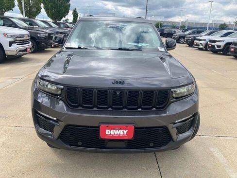 Used 2023 Jeep Grand Cherokee Limited w/ Luxury Tech Group II AWD/4WD image 3
