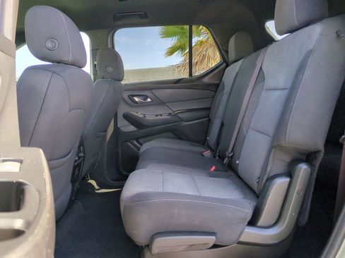 Used 2023 Chevrolet Traverse LT FWD image 28