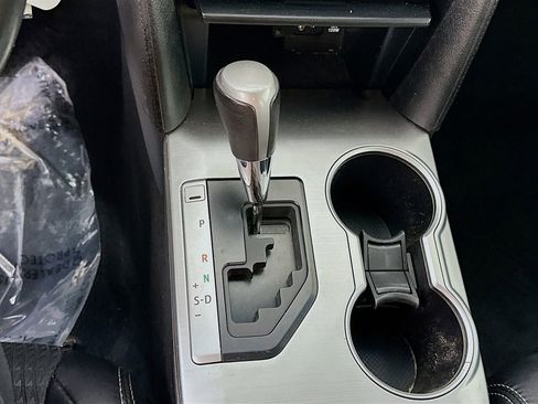 Used 2013 Toyota Camry SE image 20