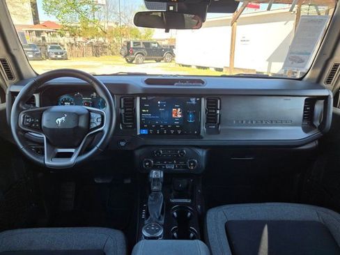 Used 2025 Ford Bronco Big Bend image 25