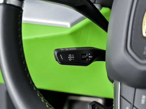 Used 2023 Lamborghini Urus S image 32