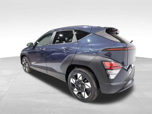 Used 2025 Hyundai Kona SEL image 2