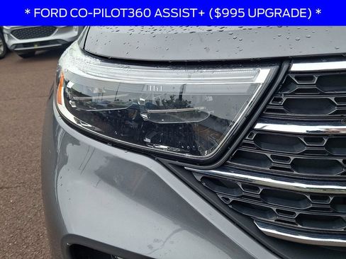 Used 2022 Ford Explorer XLT w/ Equipment Group 202A AWD/4WD image 9