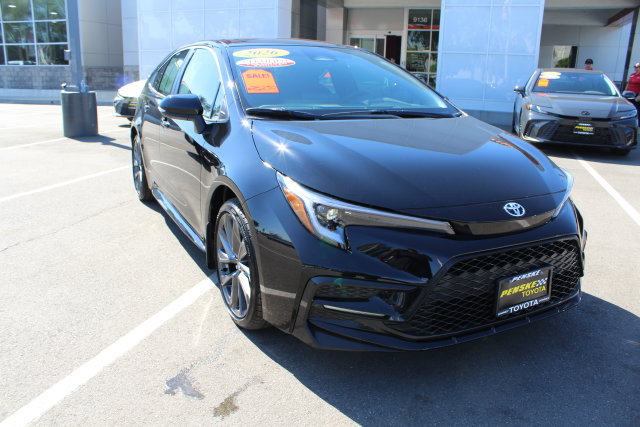 Certified 2026 Toyota Corolla SE FWD image 2