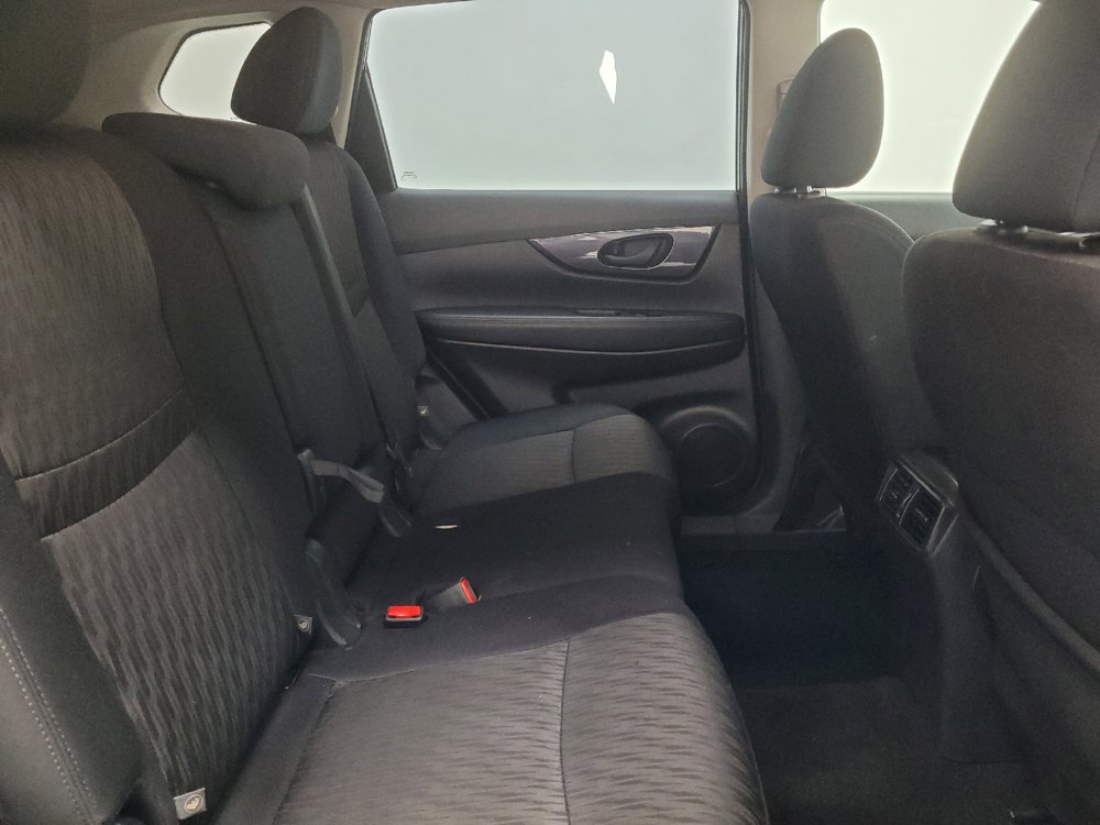 Used 2020 Nissan Rogue S FWD image 19