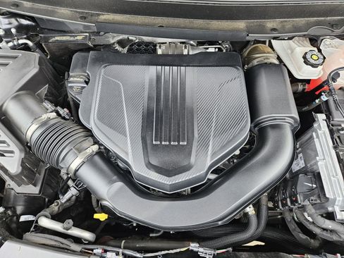 Certified 2025 Chevrolet Traverse Z71 w/ LPO, Floor Liner Package AWD/4WD image 35