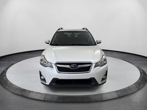 Used 2017 Subaru Crosstrek 2.0i Premium w/ Popular Package #1 AWD/4WD image 2