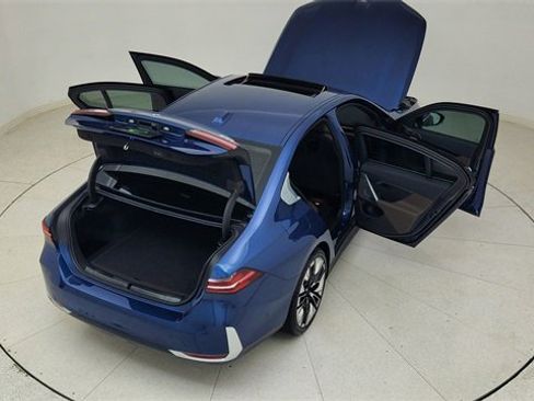 Used 2024 BMW 530i xDrive 530i xDrive w/ Premium Package image 86