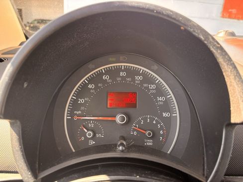 Used 2008 Volkswagen Beetle SE image 3