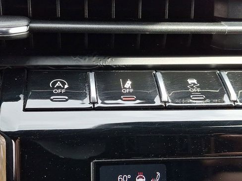 Used 2024 Jeep Grand Cherokee L Laredo image 26