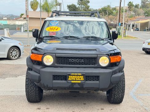 Used 2014 Toyota FJ Cruiser 4WD w/ Upgrade Package image 4