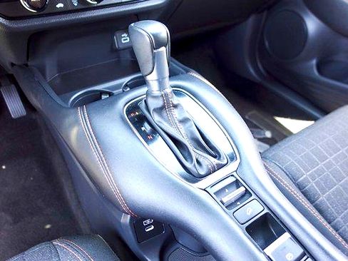 Used 2025 Honda HR-V Sport image 17