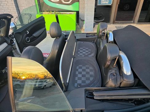 Used 2011 MINI Cooper Convertible w/ Premium Pkg image 22