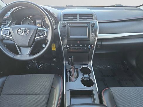 Used 2017 Toyota Camry SE image 11
