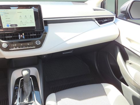Used 2025 Toyota Corolla LE w/ Convenience Package image 34
