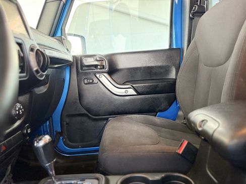 Used 2015 Jeep Wrangler Unlimited Sport w/ Quick Order Package 24S image 30