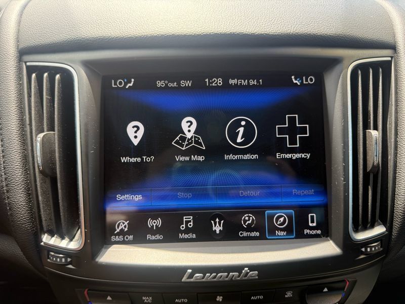 Used 2020 Maserati Levante S AWD/4WD image 29