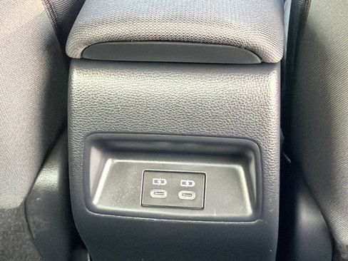 Used 2024 Toyota Corolla LE w/ LE Convenience Package FWD image 15